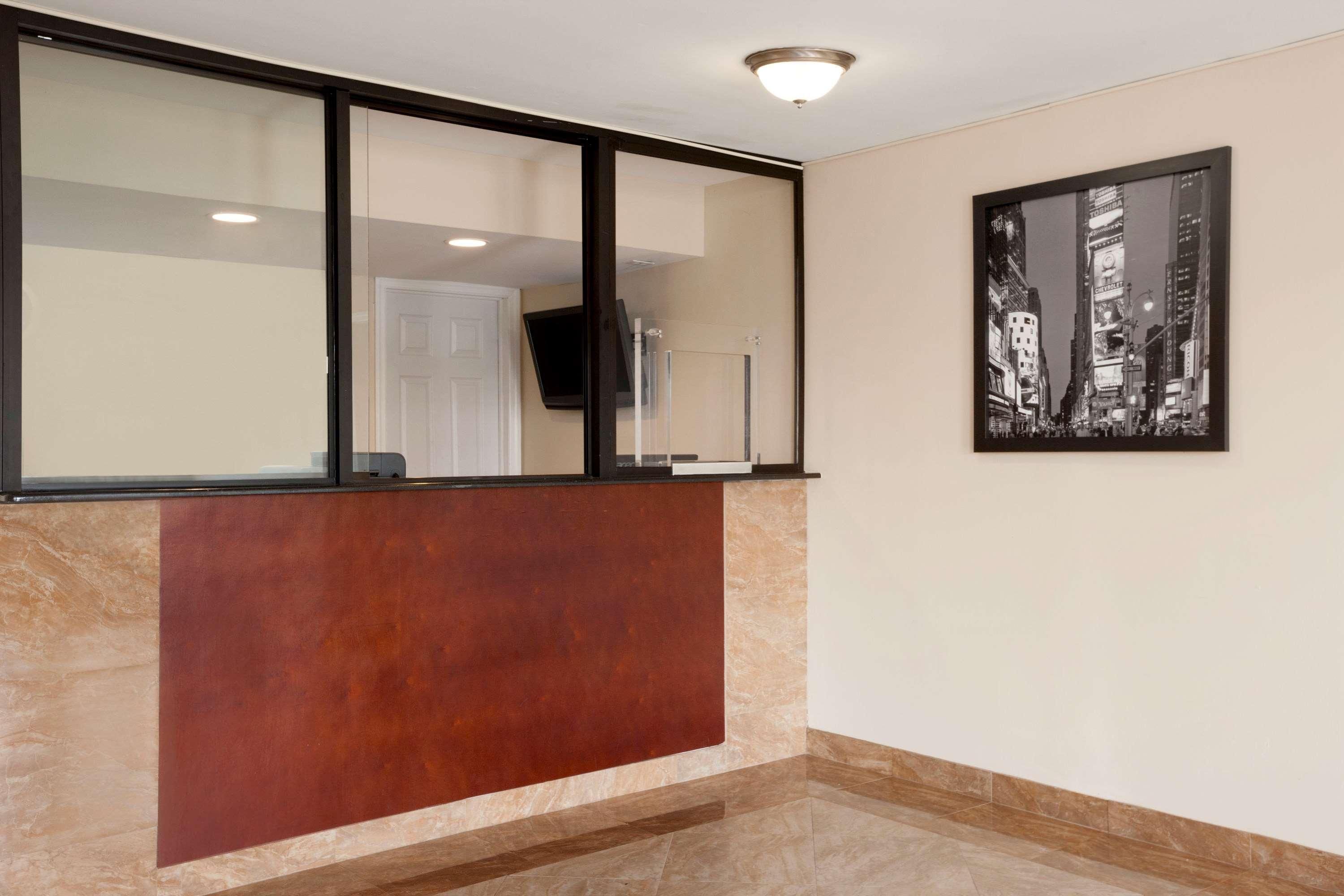 Hotel Super 8 By Wyndham Rahway/Newark Exterior foto