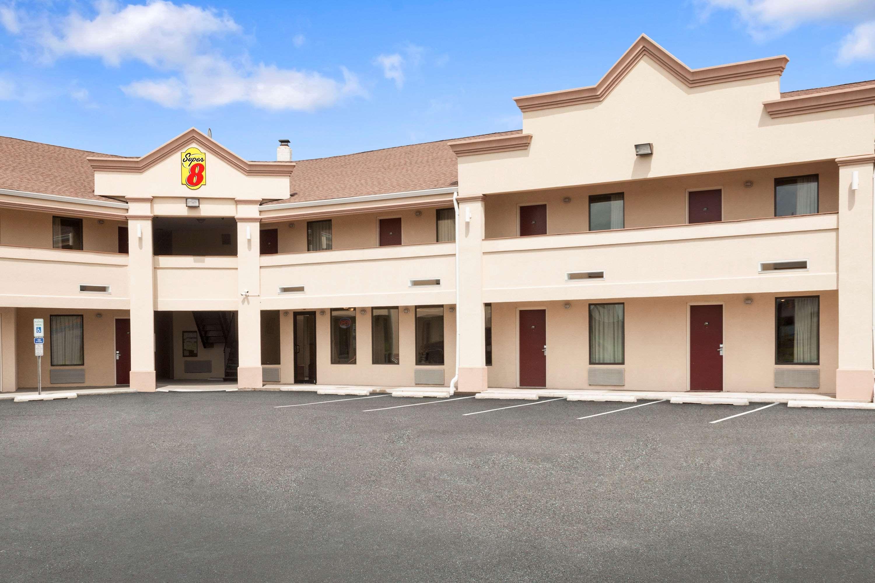 Hotel Super 8 By Wyndham Rahway/Newark Exterior foto